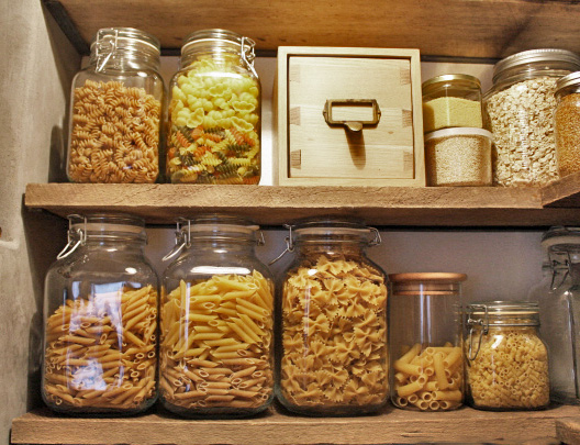 http://cdn.homedit.com/wp-content/uploads/2016/06/Storage-pasta-in-your-pantry.jpg